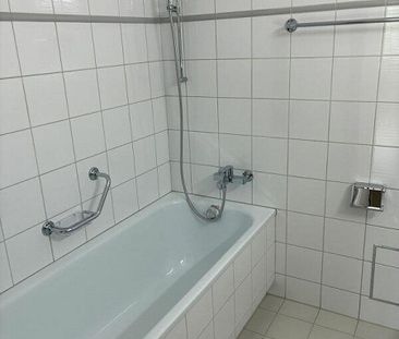 Grosszügige Wohnung mit neuer Küche an ruhiger, zentraler Lage - Foto 3