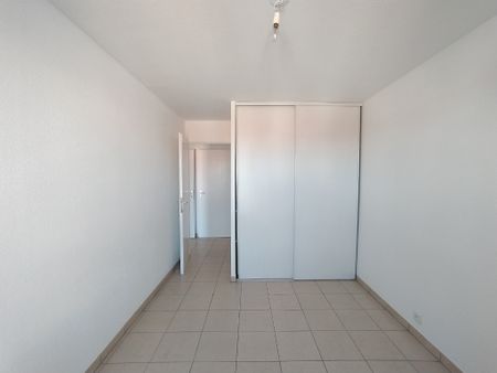 Appartement - 3 pièces - BEAUMONT - Photo 2