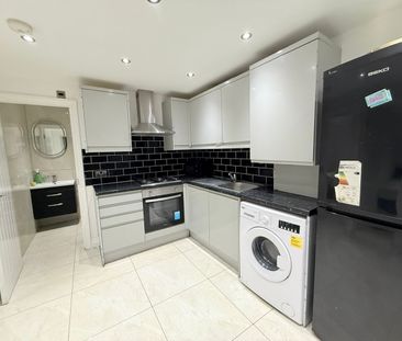 Room in a Shared Flat, Brisbane Road, IG1 - Photo 3