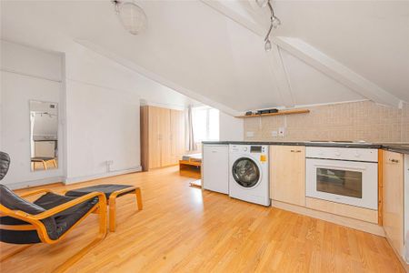 Studio to rent - Photo 2