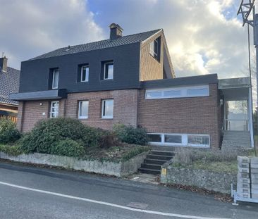 Großzügige 3-Zimmer-Wohnung mit Einbauküche in einem gepflegten 2-F... - Photo 2