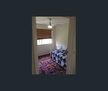 An easy maintained Family home at Holland Park West for rent! - Photo 4