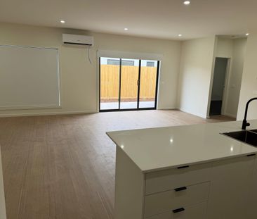 Stunning New Family Home. - Photo 1