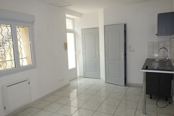 Location Appartement 1 pièce 20m² NIMES 30000 - Photo 1
