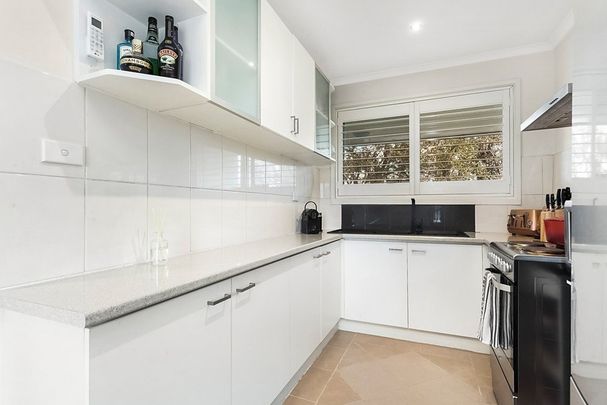 Sylish, Spacious and Perfectly Positioned - Photo 1