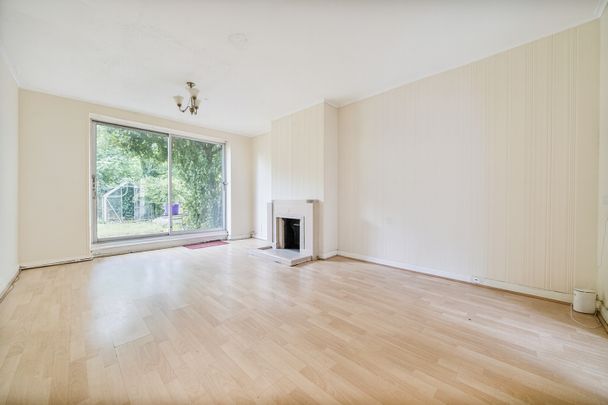 3 Bed Flat, Harlesden, NW10 - Photo 1