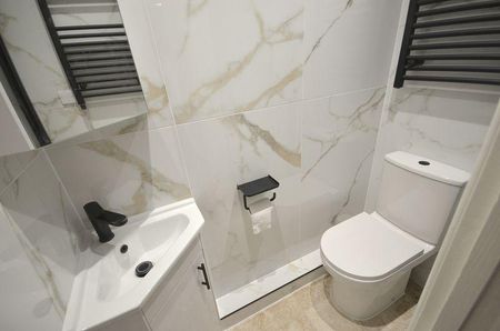 2 bedroom end of terrace house to rent - Photo 4