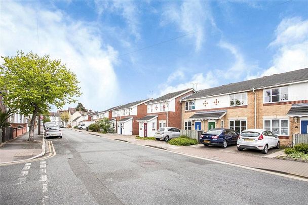 2 bedroom terraced house to rent - Photo 1