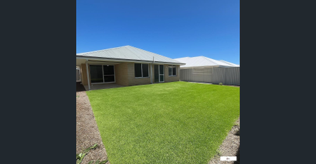 Modern & Minutes from the Beach - Photo 5