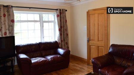 Twin bedroom in shared apartment in Clondalkin, Dublin - Photo 3