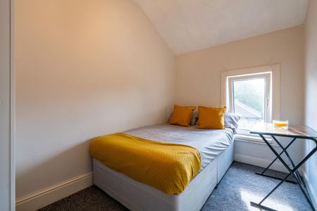 5 bedroom terraced house to rent - Photo 3