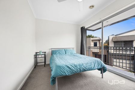 2/1 Dargi Green, Caroline Springs - Photo 4