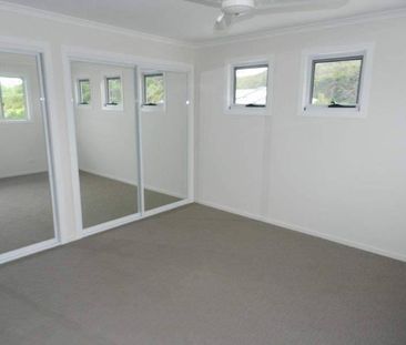 BEAUTIFUL 3 BEDROOM UNIT IN GREAT LOCATION - Photo 5