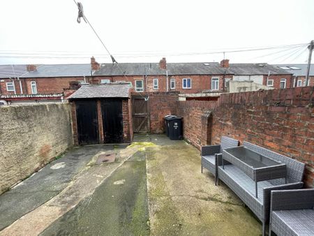 2 bedroom terraced house to rent - Photo 4