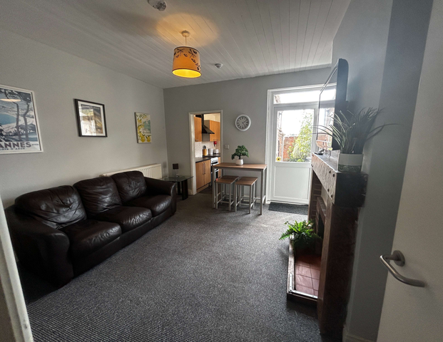 Ely Street Room 4 - Photo 1