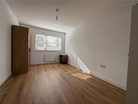 4 bedroom townhouse to rent - Photo 3
