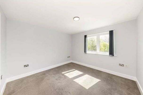 2 Bed Flat, Alscot Road, SE1 - Photo 1