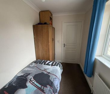 4 bedroom terraced house to rent - Photo 5