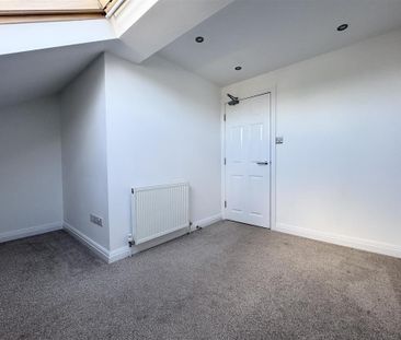 3 bedroom flat to rent - Photo 6