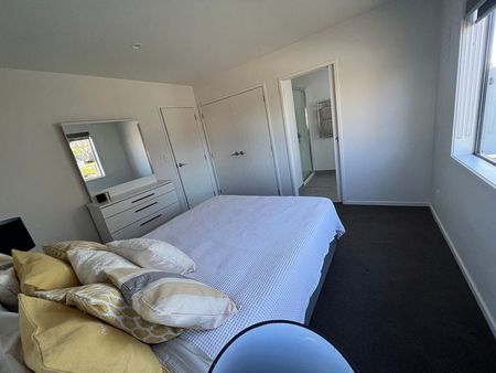 3 Bedroom, 2 Bathroom - New Build Townhouse - Photo 4