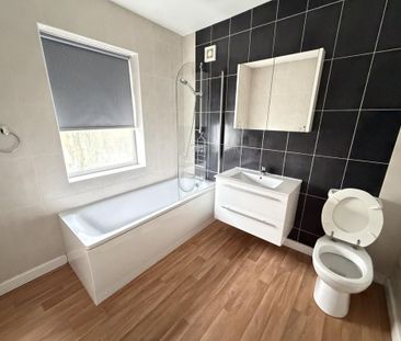 3 bedroom semi-detached house to rent - Photo 4