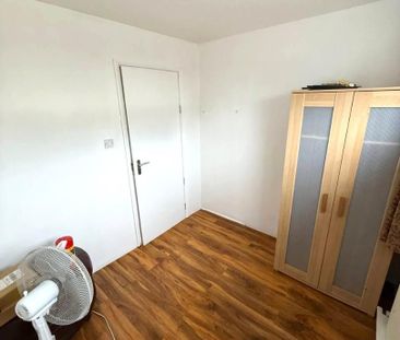 Limes Avenue, Chigwell - Photo 5