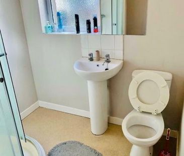 Westminster Street, Room 2, All Bills Included, Belfast, BT7 1LA - Photo 6