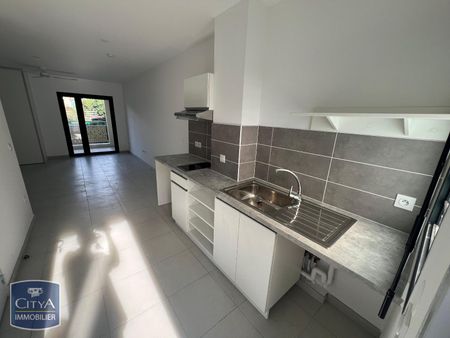 Location Appartement 1 pièce 30m² LE TAMPON 97430 - Photo 2