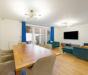 4 bedroom terraced house to rent - Photo 1