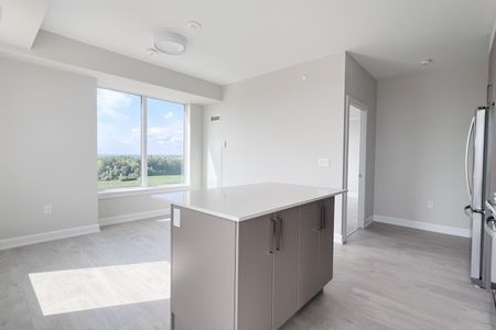 For Lease - 3200 William Coltson Avenue Unit# 815, Oakville, Ontario - Photo 3