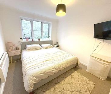 Shirlea View, Battle, TN33 - Photo 3