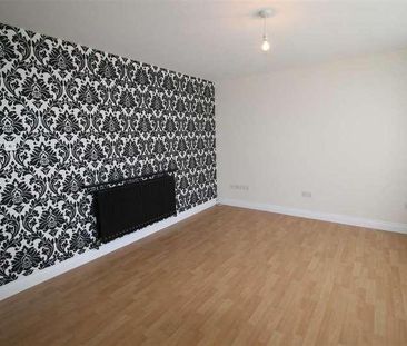 Denton Court, Burton Latimer, NN15 - Photo 3