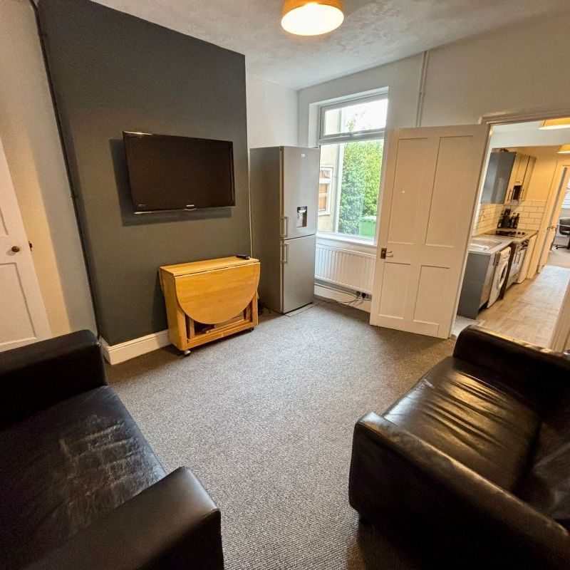 77 Leopold Street -No Deposit & 2 bathroomsLoughborough - Photo 1
