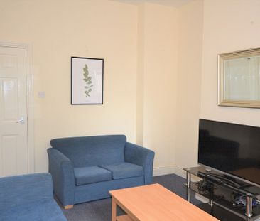 111, Broomspring Lane, Broomhall, Sheffield S10 2FD - Photo 2