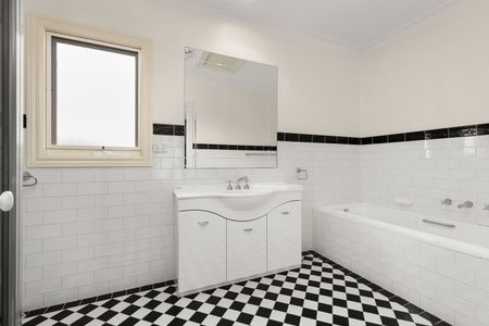 17 Woolley Street, Essendon VIC 3040 - Photo 5