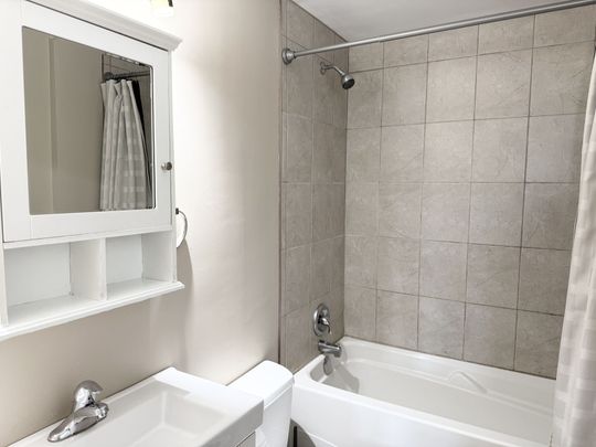 For Lease - 4686 Zimmerman Avenue Unit# Unit 2, Niagara Falls, Ontario - Photo 1