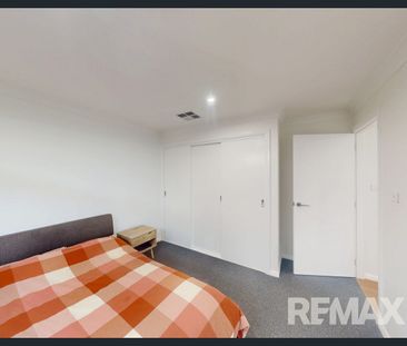 8A Valencia Drive, Gobbagombalin, NSW 2650 - Photo 2