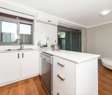 Stylish One-Bedroom Apartment in the Heart of Bassendean - Photo 6