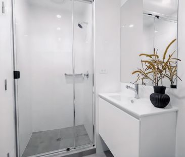 Deluxe Studio with Double Bed - South(low floor(Level 1-5)) - Photo 4