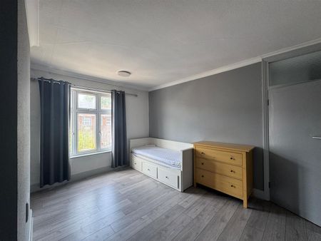 Victoria Road, Ruislip HA4, London - Photo 3