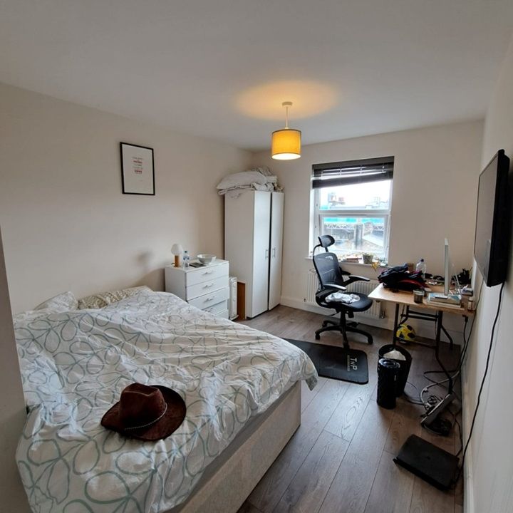 3 Bed Flat, Hanley Road, N4 - Photo 1