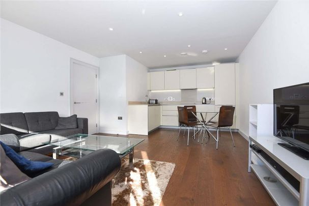 1 Bed Flat, Lambarde Square, SE10 - Photo 1