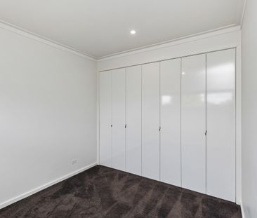 Stylish 3 Bedroom Villa! - Photo 1