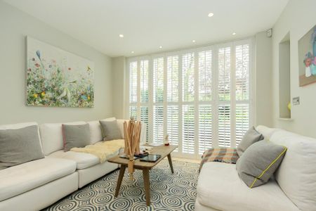 4 bedroom semi-detached house to rent - Photo 2