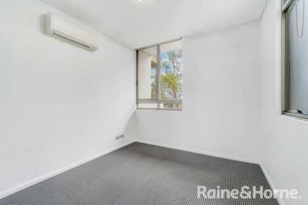 Two-Bedroom Apartment with Study area in Heart of Epping Park - Photo 4