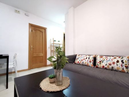 Cozy double room in Velázquez Street - Photo 3