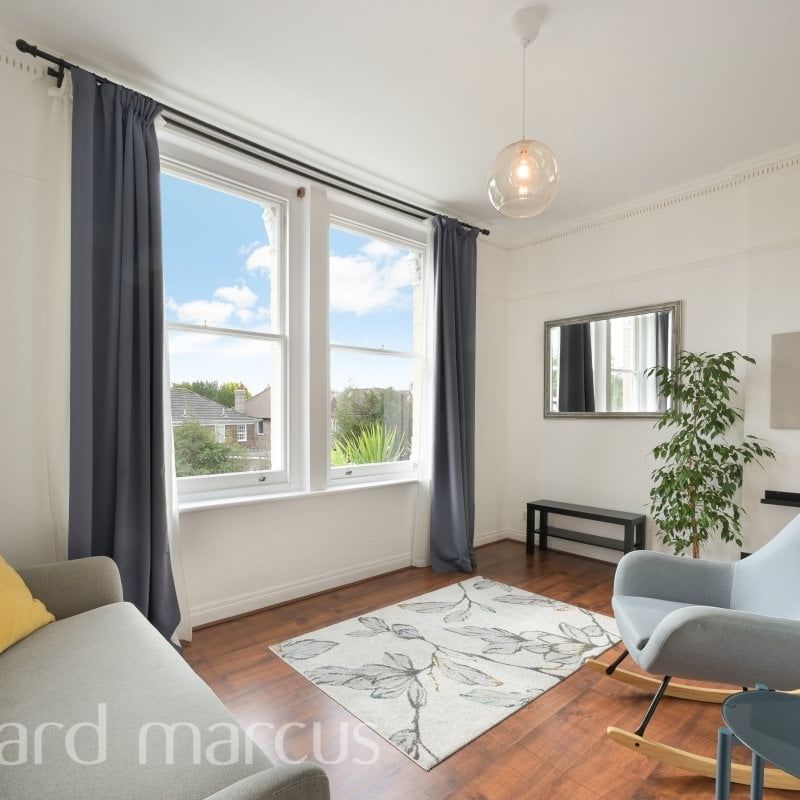 Surbiton Hill Park - Photo 1