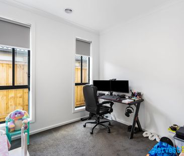 Stylish & Modern - Photo 1