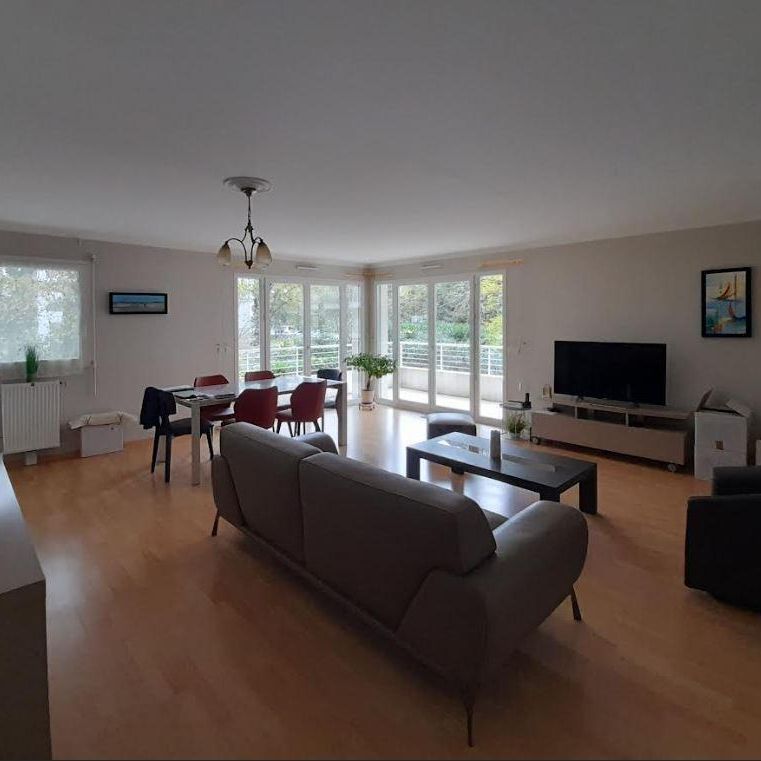 Location Appartement 5 pièces 123m² LE BOUSCAT 33110 - Photo 1