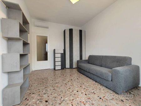 Stanza in appartamento di 70 m² a Milano - Photo 4